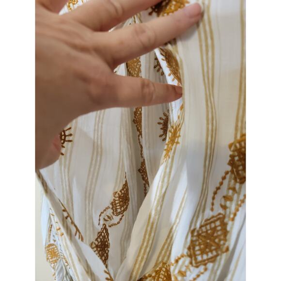 By Together Collection Faux Wrap Embroidered Blouse Top Gold White Size Small - Picture 8 of 10